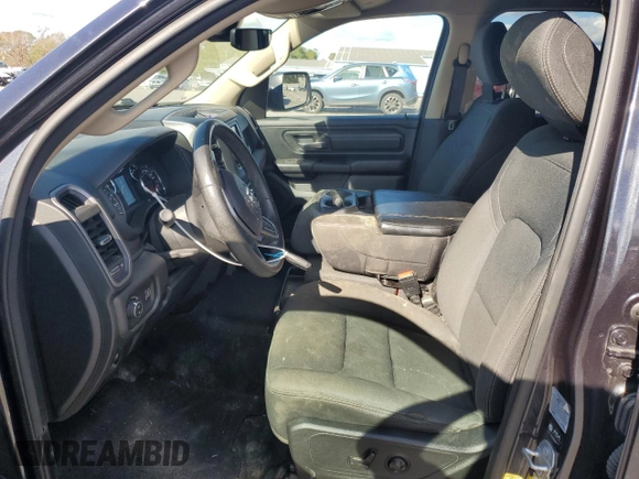 2021 Ram 1500 Tradesman z VIN 1C6RRFCG0MN714249, wystawiony jako Copart lot #85542574 z przebiegiem 93 443 mil mil oraz Czysty tytuł • Clean title. Historia ofert i sprzedaży dostępna na DreamBid. Obrazek 7.