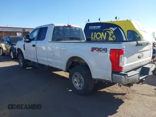 2019 Ford F-250 XL with VIN 1FT7X2B61KEF57318, listed as a IAAI auction lot 41676778 with 134,864 mi miles and . Bid and sale history available at DreamBid. Image 3.