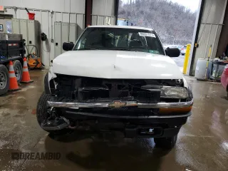 2002 Chevrolet S-10 LS with VIN 1GCCT19W028170655, listed as a Copart auction lot 86591574 with 127,909 mi miles and Salvage Title. Bid and sale history available at carsss.com. Image 5.