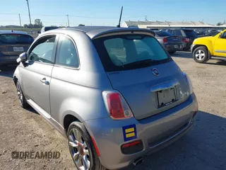 2015 FIAT 500 Sport z VIN 3C3CFFBR9FT676764, wystawiony jako IAAI lot #40868571 z przebiegiem 61 936 mil mil oraz . Historia ofert i sprzedaży dostępna na DreamBid. Obrazek 3.