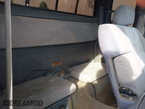 1996 Toyota Tacoma z VIN 4TAWM72N8TZ158887, wystawiony jako IAAI lot #42171836 z przebiegiem 248 871 mil mil oraz . Historia ofert i sprzedaży dostępna na DreamBid. Obrazek 8.
