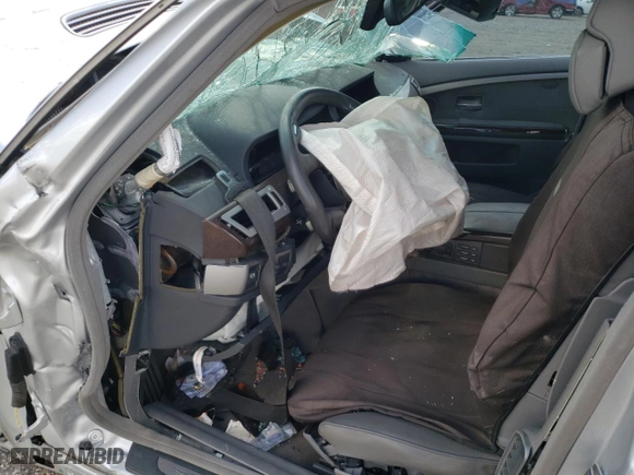 2008 BMW 7 Series 750Li with VIN WBAHN83528DT77781, listed as a Copart auction lot 69617093 with 0 mi miles and Salvage Title. Bid and sale history available at carsss.com. Image 8.