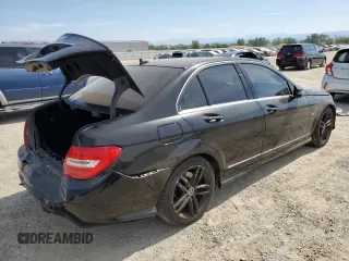 2012 Mercedes-Benz C 250 Sport z VIN WDDGF4HB8CR216307, wystawiony jako Copart lot #62740835 z przebiegiem 1 042 467 mil mil oraz Szkoda całkowita • Salvage title. Historia ofert i sprzedaży dostępna na DreamBid. Obrazek 3.