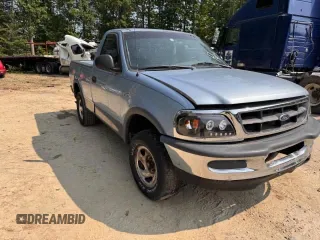 1998 Ford F-150 z VIN 1FTZF1824WNB36564, wystawiony jako Copart lot #61681655 z przebiegiem 176 134 mil mil oraz Czysty tytuł • Clean title. Historia ofert i sprzedaży dostępna na DreamBid. Obrazek 1.