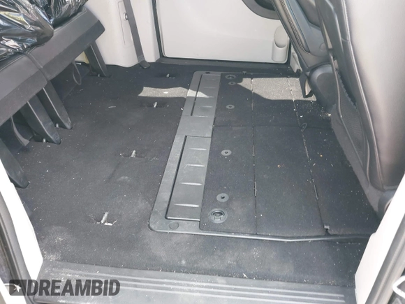 2019 Dodge Grand Caravan SXT with VIN 2C4RDGCG5KR797853, listed as a IAAI auction lot 40332854 with 81,197 mi miles and . Bid and sale history available at DreamBid. Image 8.