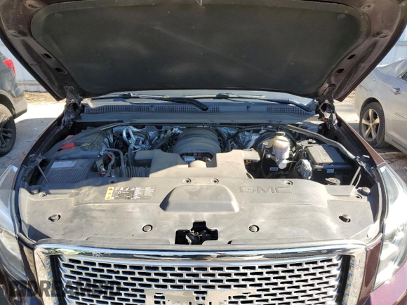 2017 GMC Yukon Denali with VIN 1GKS2CKJ5HR229277, listed as a Copart auction lot 87868105 with 95,714 mi miles and Salvage Title. Bid and sale history available at carsss.com. Image 12.