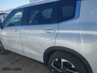 2024 Mitsubishi Outlander SE with VIN JA4J3VA86RZ024500, listed as a IAAI auction lot 42086623 with 31,199 mi miles. Bid and sale history available at carsss.com. Image 14.