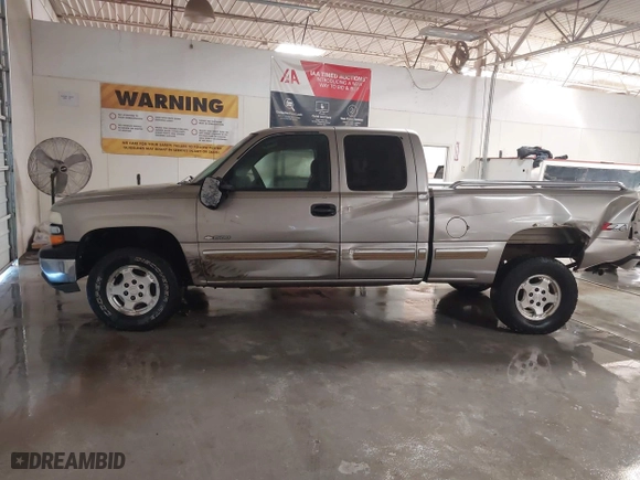2002 Chevrolet Silverado 1500 LT with VIN 2GCEK19T721281465, listed as a IAAI auction lot 41347156 with 276,371 mi miles. Bid and sale history available at carsss.com. Image 14.