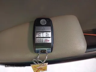 2017 Kia Sedona LX with VIN KNDMB5C15H6253952, listed as a IAAI auction lot 41881832 with 149,172 mi miles. Bid and sale history available at carsss.com. Image 11.