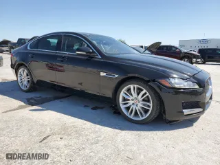 2016 Jaguar XF 35t Prestige with VIN SAJBE4BV5GCY03875, listed as a Copart auction lot 52793135 with 54,202 mi miles and Salvage Title. Bid and sale history available at carsss.com. Image 4.