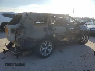 2018 Kia Sorento SX Limited z VIN 5XYPKDA56JG350559, wystawiony jako Copart lot #87264904 z przebiegiem Nie podano mil oraz Nie do naprawy • Non repairable. Historia ofert i sprzedaży dostępna na DreamBid. Obrazek 3.