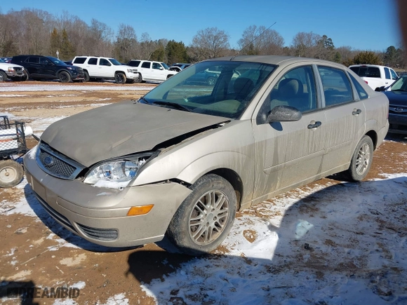 2007 Ford Focus S with VIN 1FAFP34N17W321782, listed as a IAAI auction lot 41093592 with 120,292 mi miles. Bid and sale history available at carsss.com. Image 2.