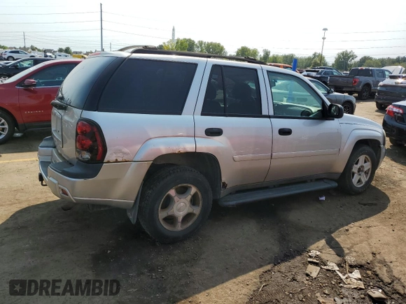 2007 Chevrolet TrailBlazer LS with VIN 1GNDT13S972202384, listed as a Copart auction lot 70833834 with 218,992 mi miles and Salvage Title. Bid and sale history available at DreamBid. Image 3.