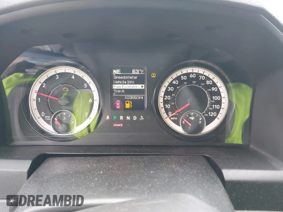 2017 Ram 1500 ST z VIN 1C6RR7FG3HS560371, wystawiony jako IAAI lot #42325044 z przebiegiem 103 660 mil mil oraz . Historia ofert i sprzedaży dostępna na DreamBid. Obrazek 7.