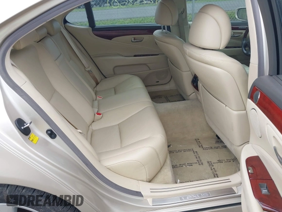 2012 Lexus LS 460 L z VIN JTHGL5EF6C5046681, wystawiony jako IAAI lot #42238501 z przebiegiem 101 140 mil mil oraz . Historia ofert i sprzedaży dostępna na DreamBid. Obrazek 8.