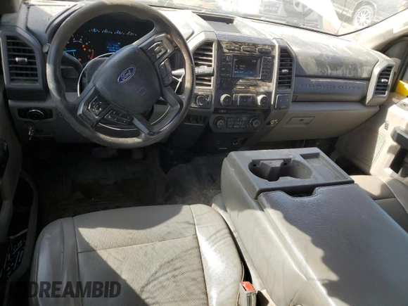 2018 Ford F-250 XL z VIN 1FT7W2B63JEB97907, wystawiony jako Copart lot #46515335 z przebiegiem 209 181 mil mil oraz Szkoda całkowita • Salvage title. Historia ofert i sprzedaży dostępna na DreamBid. Obrazek 8.