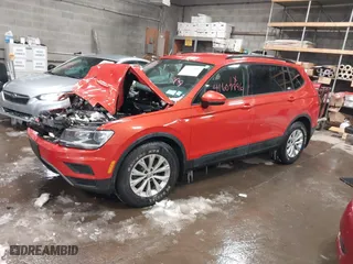 2018 Volkswagen Tiguan S with VIN 3VV1B7AX6JM081850, listed as a IAAI auction lot 41607896 with 101,068 mi miles. Bid and sale history available at carsss.com. Image 17.