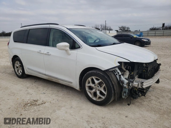 2017 Chrysler Pacifica Touring L z VIN 2C4RC1BG6HR816453, wystawiony jako Copart lot #45678025 z przebiegiem 109 227 mil mil oraz Szkoda całkowita • Salvage title. Historia ofert i sprzedaży dostępna na DreamBid. Obrazek 4.