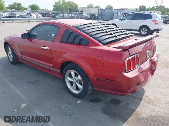 2008 Ford Mustang GT Deluxe with VIN 1ZVHT82H285194618, listed as a IAAI auction lot 42001961 with 129,781 mi miles and . Bid and sale history available at carsss.com. Image 3.