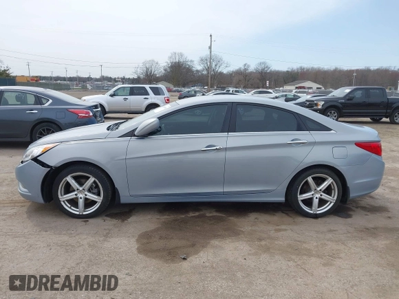 2012 Hyundai Sonata 2.4L Limited PZEV with VIN 5NPEC4AC2CH333580, listed as a IAAI auction lot 42024064 with 155,909 mi miles. Bid and sale history available at carsss.com. Image 14.