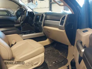 2018 Ford Super Duty F-250 SRW XL with VIN 1FT7W2BT3JEB00064, listed as a IAAI auction lot 41331775 with 171,569 mi miles. Bid and sale history available at carsss.com. Image 5.