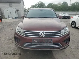 2017 Volkswagen Touareg Wolfsburg Edition с VIN WVGRF7BPXHD005361, выставлен на аукционе Copart как лот 59959415 с пробегом 24 982 миль миль и Списание • Salvage title. История ставок и продаж доступна на DreamBid. Изображение 5.