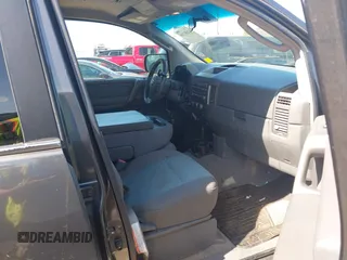 2005 Nissan Titan LE with VIN 1N6AA07B35N553838, listed as a IAAI auction lot 42101718 with 123,800 mi miles. Bid and sale history available at carsss.com. Image 5.
