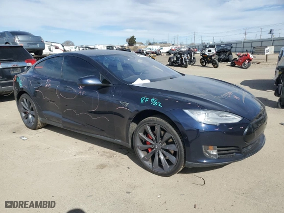 2014 Tesla Model S P85D with VIN 5YJSA1H25EFP65568, listed as a Copart auction lot 46613845 with 0 mi miles and Salvage Title. Bid and sale history available at carsss.com. Image 4.