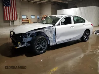 2025 BMW 3 Series 330i xDrive z VIN 3MW89CW06S8E96025, wystawiony jako Copart lot #55846125 z przebiegiem 16 869 mil mil oraz Czysty tytuł • Clean title. Historia ofert i sprzedaży dostępna na DreamBid. Obrazek 1.
