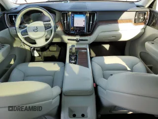 2021 Volvo XC60 Inscription Expression with VIN YV4BR0DK7M1811270, listed as a Copart auction lot 73054494 with 39,724 mi miles and Salvage title. Bid and sale history available at DreamBid. Image 8.