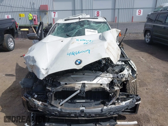 2020 BMW 3 Series M340i xDrive with VIN WBA5U9C01LFH03344, listed as a IAAI auction lot 41966009 with 40,976 mi miles and . Bid and sale history available at DreamBid. Image 11.