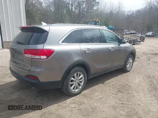 2018 Kia Sorento LX with VIN 5XYPGDA36JG403695, listed as a IAAI auction lot 42018100 with 111,059 mi miles. Bid and sale history available at carsss.com. Image 4.