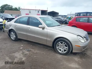 2003 Mercedes-Benz E 320 z VIN WDBUF65J93A359395, wystawiony jako IAAI lot #42366861 z przebiegiem 163 623 mil mil oraz . Historia ofert i sprzedaży dostępna na DreamBid. Obrazek 1.