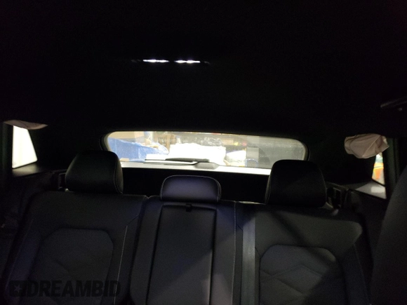 2024 Volkswagen Atlas SE with VIN 1V2WE2CA3RC221565, listed as a Copart auction lot 50817605 with 8,884 mi miles and Salvage title. Bid and sale history available at DreamBid. Image 10.