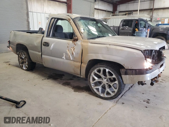 2005 Chevrolet Silverado 1500 LS with VIN 1GCEC14T75Z254816, listed as a Copart auction lot 45102935 with 124,541 mi miles and Salvage title. Bid and sale history available at DreamBid. Image 4.