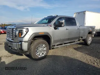 2024 GMC Sierra 3500HD Denali z VIN 1GT49WEY5RF325018, wystawiony jako Copart lot #73055624 z przebiegiem 14 141 mil mil oraz Szkody całkowita. Historia ofert i sprzedaży dostępna na DreamBid. Obrazek 1.