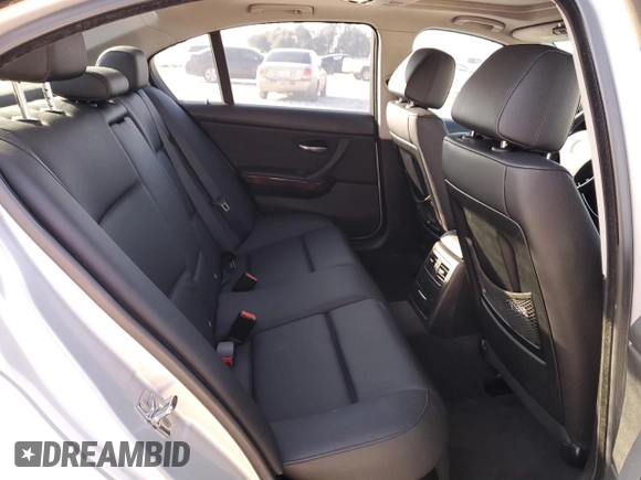 2007 BMW 3 Series 328i with VIN WBAVC53507FZ80268, listed as a Copart auction lot 45390785 with 129,515 mi miles and Clean title. Bid and sale history available at DreamBid. Image 10.