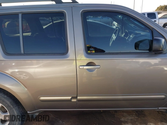 2006 Nissan Pathfinder SE z VIN 5N1AR18U36C684150, wystawiony jako IAAI lot #41201933 z przebiegiem 146 494 mil mil oraz . Historia ofert i sprzedaży dostępna na DreamBid. Obrazek 13.