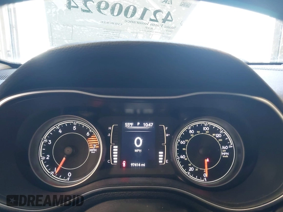 2019 Jeep Cherokee Latitude z VIN 1C4PJMCB7KD127453, wystawiony jako IAAI lot #42100924 z przebiegiem 97 414 mil mil oraz . Historia ofert i sprzedaży dostępna na DreamBid. Obrazek 7.