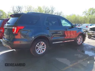2017 Ford Explorer XLT with VIN 1FM5K7D84HGC76141, listed as a IAAI auction lot 41991832 with 143,504 mi miles and . Bid and sale history available at carsss.com. Image 4.