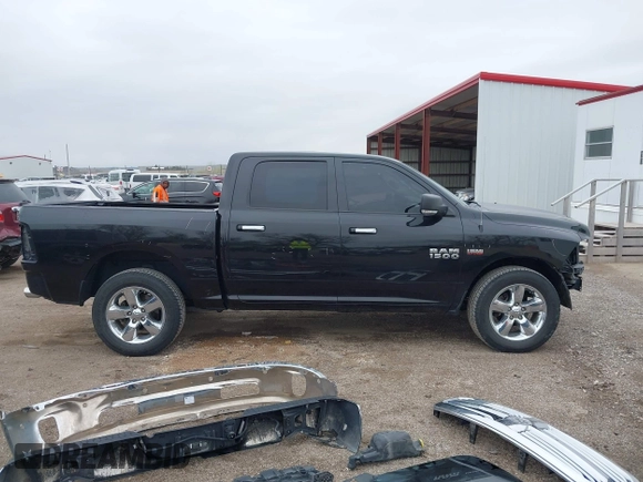 2016 Ram 1500 Big Horn z VIN 3C6RR7LT4GG384177, wystawiony jako IAAI lot #42076327 z przebiegiem 97 572 mil mil oraz . Historia ofert i sprzedaży dostępna na DreamBid. Obrazek 14.