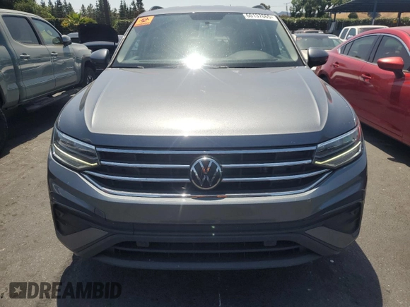 2022 Volkswagen Tiguan S with VIN 3VV1B7AX2NM047135, listed as a Copart auction lot 60137665 with 27,625 mi miles and Salvage title. Bid and sale history available at DreamBid. Image 5.