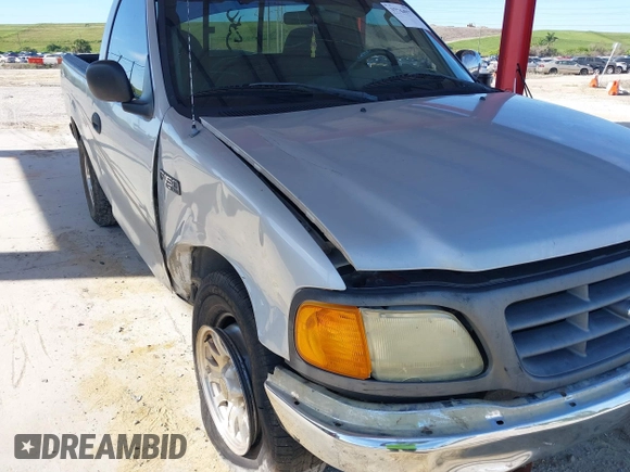 2004 Ford F-150 XL с VIN 2FTRF17244CA01430, выставлен на аукционе IAAI как лот 37764977 с пробегом Не указан миль и . История ставок и продаж доступна на DreamBid. Изображение 6.