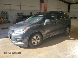 2020 Chevrolet Trax LT z VIN 3GNCJLSBXLL200070, wystawiony jako Copart lot #55503715 z przebiegiem 79 875 mil mil oraz Szkoda całkowita • Salvage title. Historia ofert i sprzedaży dostępna na DreamBid. Obrazek 1.