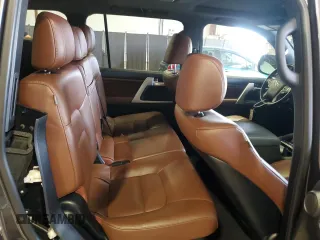 2020 Toyota Land Cruiser z VIN JTMCY7AJ5L4094265, wystawiony jako Copart lot #49725175 z przebiegiem 85 180 mil mil oraz Szkoda całkowita • Salvage title. Historia ofert i sprzedaży dostępna na DreamBid. Obrazek 11.
