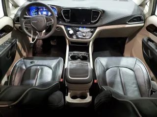 2023 Chrysler Pacifica Hybrid Limited с VIN 2C4RC1S75PR592297, выставлен на аукционе Copart как лот 53637925 с пробегом 39 249 миль миль и Списание • Salvage title. История ставок и продаж доступна на DreamBid. Изображение 8.