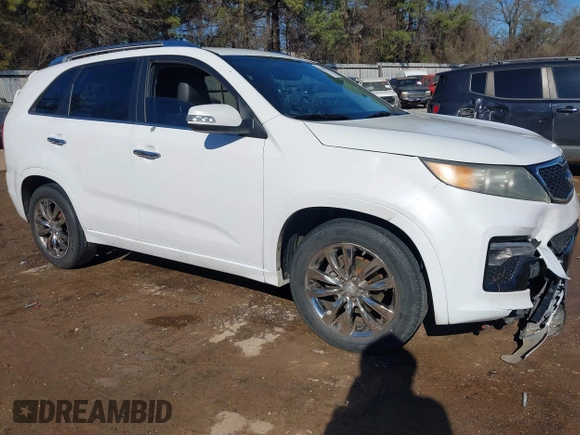 2011 Kia Sorento SX with VIN 5XYKW4A24BG093780, listed as a IAAI auction lot 41388971 with 171,673 mi miles. Bid and sale history available at carsss.com. Image 1.