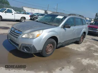 2013 Subaru Outback 2.5i z VIN 4S4BRCAC1D1220946, wystawiony jako IAAI lot #42697598 z przebiegiem 116 027 mil mil oraz . Historia ofert i sprzedaży dostępna na DreamBid. Obrazek 2.