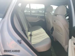 2022 BMW X5 xDrive40i z VIN 5UXCR6C02N9M50266, wystawiony jako Copart lot #56545385 z przebiegiem 13 697 mil mil oraz Szkoda całkowita • Salvage title. Historia ofert i sprzedaży dostępna na DreamBid. Obrazek 11.