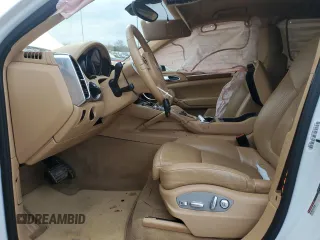 2012 Porsche Cayenne Turbo z VIN WP1AC2A23CLA83951, wystawiony jako Copart lot #82380594 z przebiegiem Nie podano mil oraz Szkoda całkowita • Salvage title. Historia ofert i sprzedaży dostępna na DreamBid. Obrazek 7.